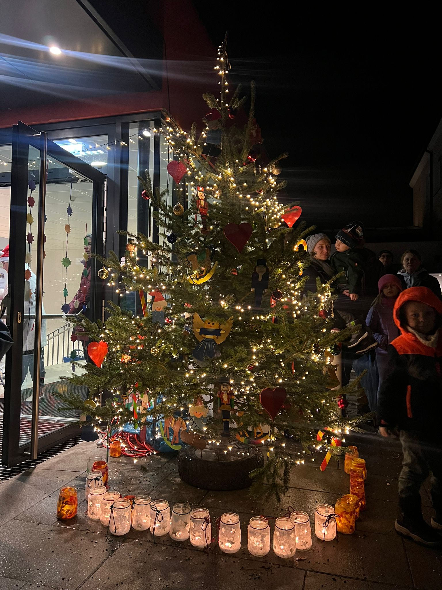 Adventfensteröffnung der Volksschule Lambach